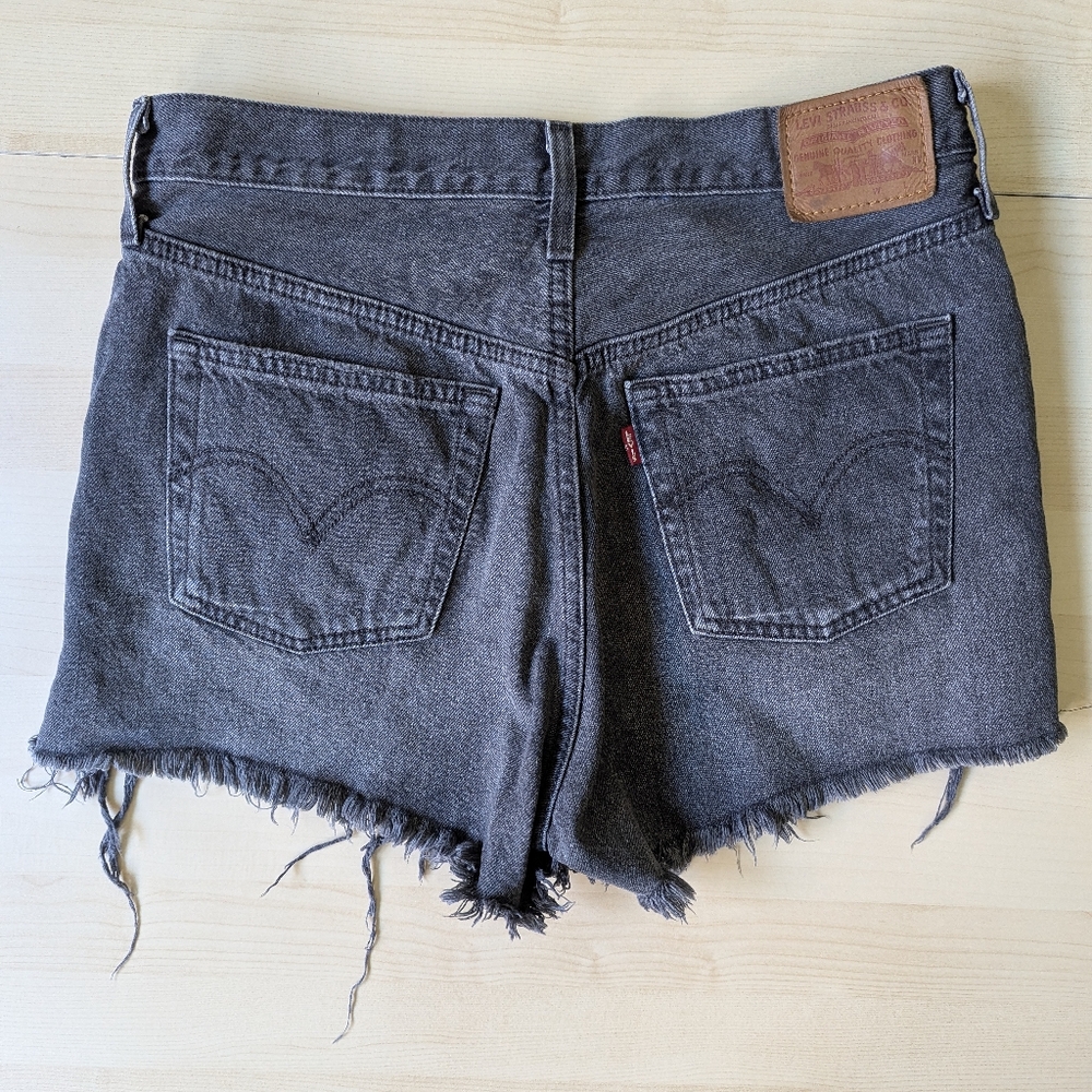 LEVI'S 501 Black‎ Distressed Cut Off Denim Shorts - Picture 13 of 16